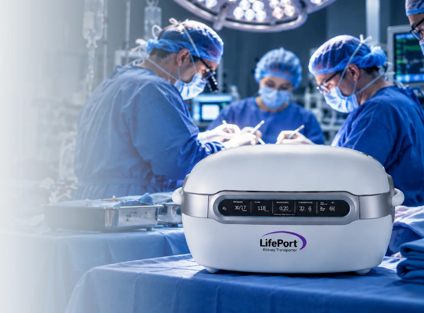 LifePort® en un quirófano con el equipo quirúrgico al fondo.